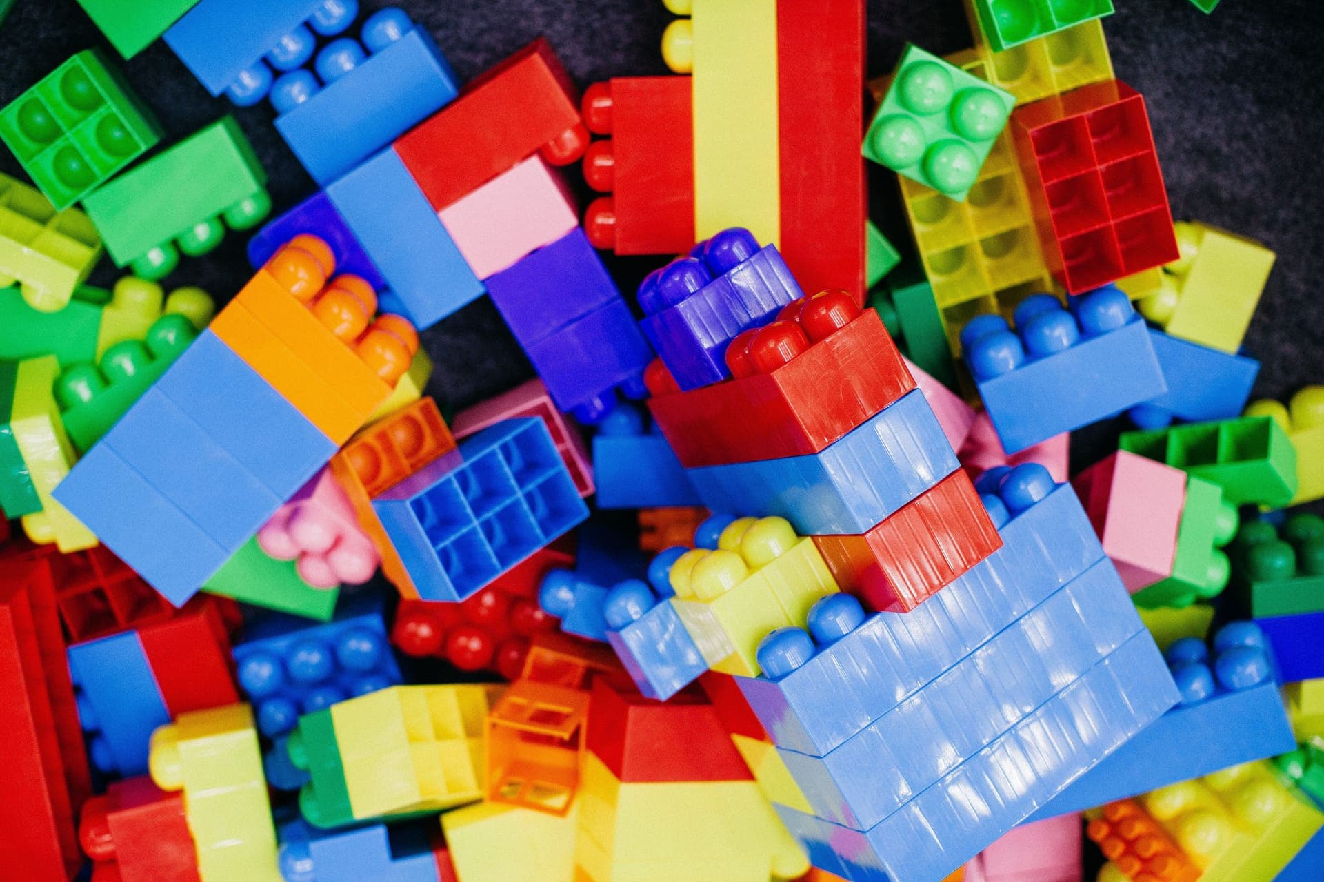 Colorful interlocking plastic discs